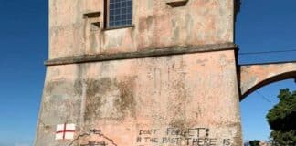 Torre Gropallo imbrattata dai vandali a Nervi torre gropallo Nervi imbrattata
