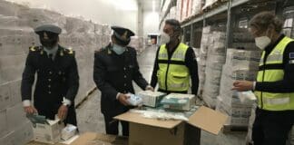 Coronavirus, maxi sequestro di mascherine e gel disinfettanti a La Spezia guardia finanza La Spezia mascherine
