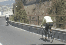 Genova, turisti in Sopraelevata con la bici a noleggio bicicletta sopraelevata