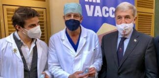 Malore per il sindaco di Genova Marco Bucci, cade in casa e si frattura costole e vertebra Marco Bucci sindaco Genova