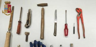 Sestri Ponente, tenta di rubare le monete da una giostrina: denunciato 29enne