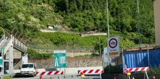 Caos autostrade – Lavori al casello di Isola del cantone, betoniera blocca il traffico in uscita Il casello di Isola del Cantone