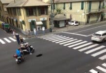 Sestri Ponente, una voragine nella strada appena riasfaltata buco via Merano sestri