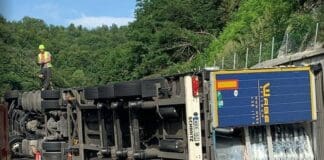 Savona, camion ribaltato sull’autostrada A6 camion ribaltato A6