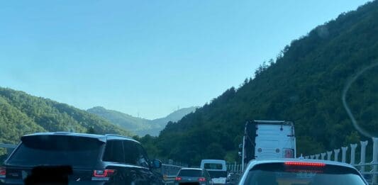 Autostrade, incidente in A7: 7 km di coda e traffico in tilt