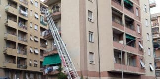 Fuga di gas in un palazzo di Voltri, arrivano i Vigili del Fuoco fuga gas voltri