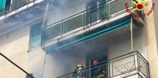 Incendio su un terrazzo a Levanto, arrivano i vigili del fuoco Incendio Levanto
