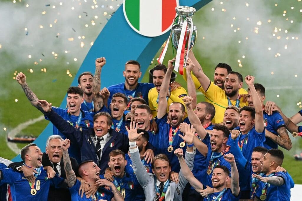 Italia batte Inghilterra