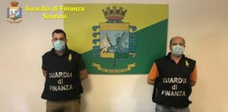 Zanne di elefante non denunciate in casa, rischia una multa da 12mila euro zanne elefante sequestro