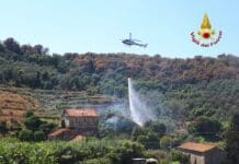 Sestri Levante, incendio vicino al cimitero: evacuate abitazioni