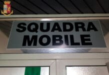 La Spezia – Ruba in sagrestia e minaccia i presenti con un coltello