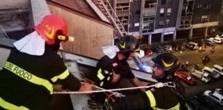 La Spezia – Tre anziani soccorsi per il caldo in poche ore Vigili fuoco tetto palazzo