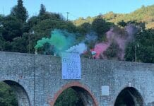 Autostrade, protesta e striscioni di Casapound a Genova Est casapound protesta autostrade