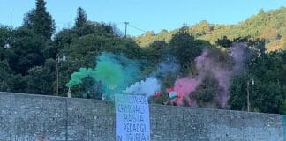 Autostrade, protesta e striscioni di Casapound a Genova Est casapound protesta autostrade