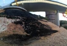 Genova, l’incendio ha danneggiato il Ponte San Giorgio e rivela problemi costruttivi incendio ponte san giorgio, genova