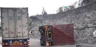 Autostrade – Ancora un camion ribaltato in A7, code tra Busalla e Bolzaneto