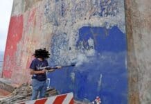 Torre Gropallo imbrattata dai tifosi e ripulita dai volontari, oggi arriva la Soprintendenza Torre Gropallo idropulitrice
