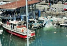 Genova – Peschereccio affondato in Darsena, soccorsi in atto