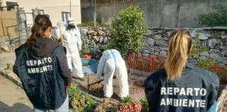 Genova, seppellisce amianto nel giardino di casa, denunciato amianto giardino Apparizione Borgoratti