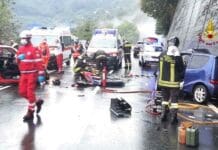 Frontale tra due auto alla galleria delle Ferriere, sei feriti: tre sono gravi – VIDEO