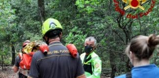 Rapallo, escursionista si ferisce sul sentiero per il santuario di Montallegro soccorso persona ferita vigili del fuoco