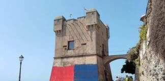 Torre Gropallo imbrattata dai vandali a Nervi, ancora nessun intervento Torre Gropallo vandali teppisti