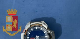 Pegli, rubano un orologio in spiaggia: due arresti