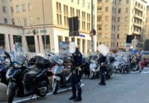Genova, raffica di multe per moto e scooter in piazza Dante
