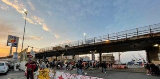 Genova, ancora presidi ai varchi portuali, traffico a rischio presidio no green pass Genova