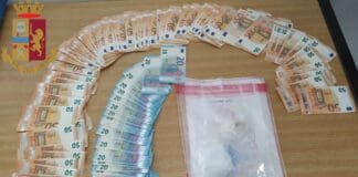 Eroina e cocaina nascoste nel coprivolante, arrestato 35enne