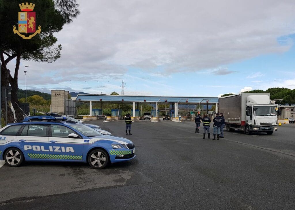 polizia stradale casello Fornola Spezia