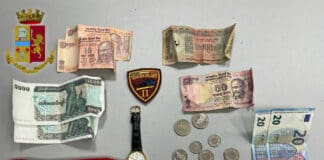 Sorpreso mentre ruba all’interno di un’auto: arrestato 25enne