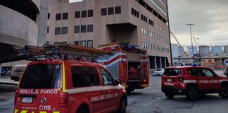 Genova, scatta l’allarme antincendio: evacuato il Matitone