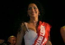 Genova, aggredisce una donna davanti alla porta di casa, lei reagisce e lo mette in fuga