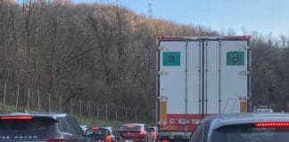 Autostrade – Camion si ribalta sulla A7 tra Busalla e Bolzaneto, traffico in tilt