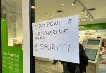 Genova, code davanti alle Farmacie, tamponi introvabili