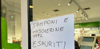 Genova, code davanti alle Farmacie, tamponi introvabili