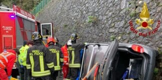 Riomaggiore, auto ribaltata sulla litoranea RioMaggiore incidente
