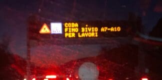 Caos autostrade, traffico bloccato intorno a Genova