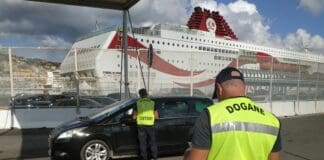 Genova, tentano di imbarcarsi per la Tunisia armati, denunciati dogane Genova controlli porto