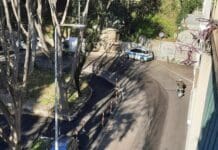 Oregina, maxi macchia d’olio in via Paleocapa, grave pericolo per moto e scooter macchia olio, oregina via Paleocapa