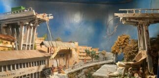 Ponte Morandi, rimosso dalla mostra a Firenze il presepe con la scena del crollo presepe ponte morandi