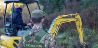 Imperia, incendio di Poggi, trovato un fucile ed una granata artificieri esercito