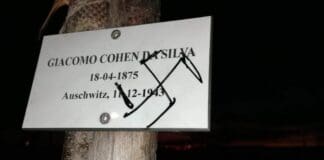 Chiavari, svastica sulla targa nel Parco della Memoria, gli autori ripresi dalle telecamere? targa svastica Chiavari