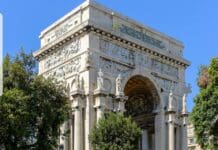 Genova – Individuati i tre minorenni che hanno vandalizzato il monumento di piazza della Vittoria