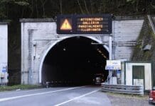 Genova, riapre oggi, solo di giorno, il Tunnel delle Ferriere chiuso da mesi Galleria delle Ferriere
