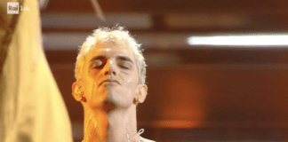Sanremo 2022 – Achille Lauro si battezza sul palco