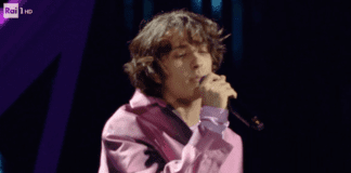 Sanremo 2022 – Sangiovanni è il primo cantante in gara con Farfalle