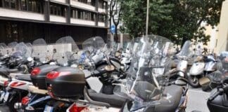 Genova, posteggi a pagamento anche per moto e scooter, la proposta choc scooter moto