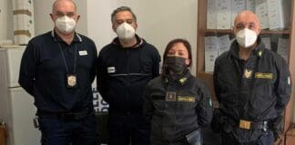 Genova, tenta di imbarcarsi sul traghetto con 51mila euro in tasca, fermato euro sequestro genova